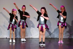 Junior Dance - Mon @ 5:45pm, 45m